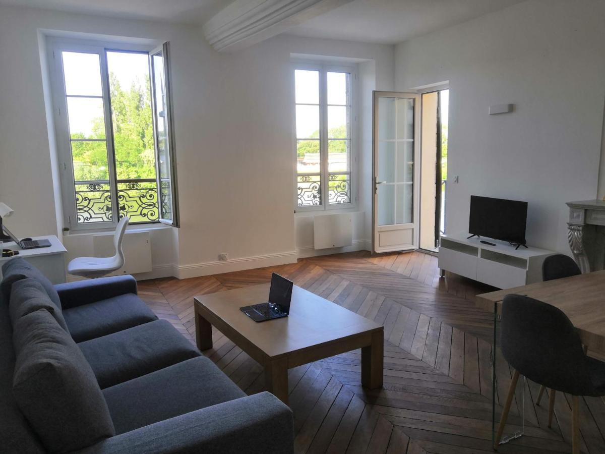 Grand 2P Terrasse Bord De Seine Apartment Mantes-la-Jolie Exterior photo